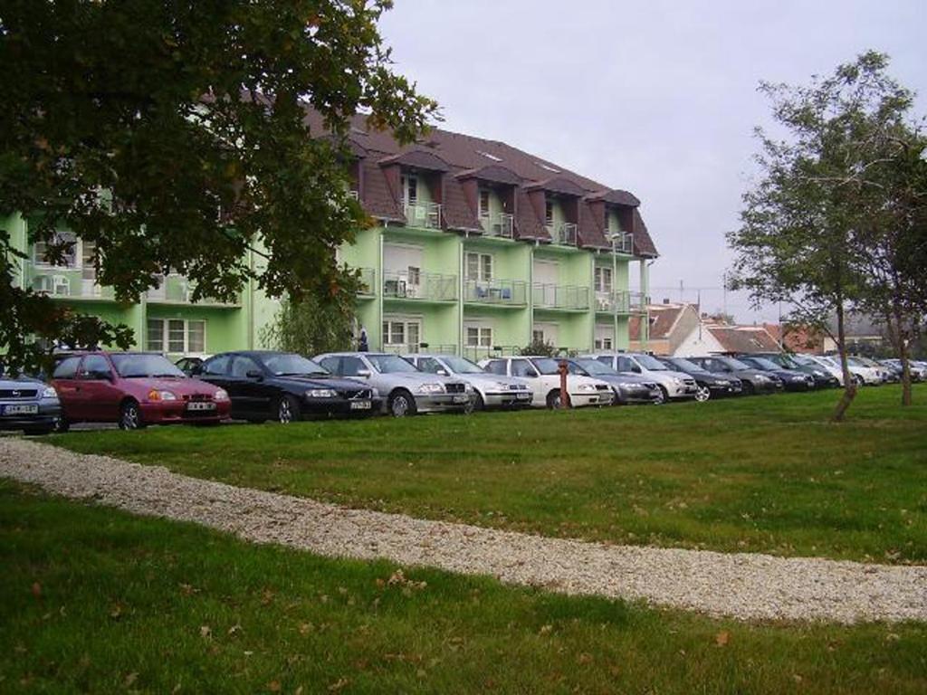 Holdlux Apartmanok ชาร์วาร์ ภายนอก รูปภาพ